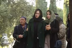Printre străini Episodul 41 online subtitrat